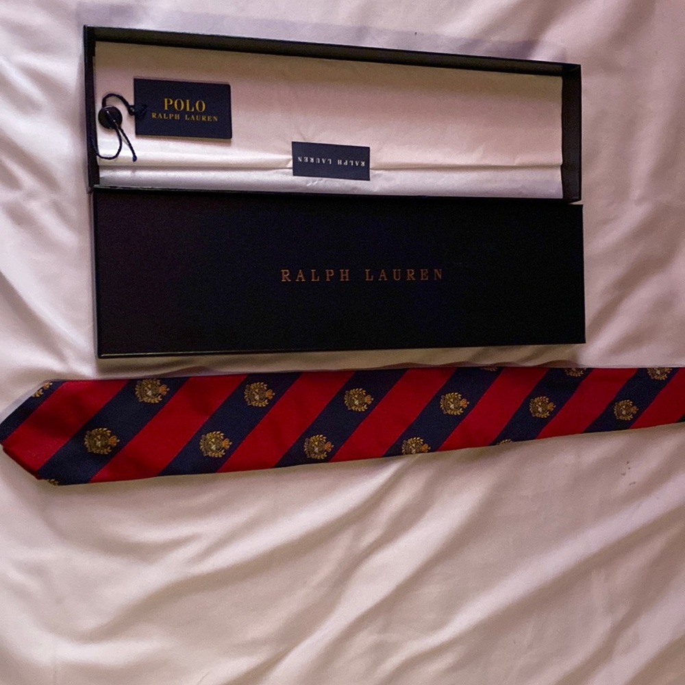 Raul Lauren tie